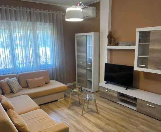 Tirane, jepet me qera apartament 2+1 Kati 4, 87 m² 700 € (liqeni i thate)