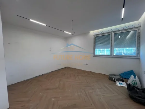Tirane, shitet apartament 2+1+Ballkon Kati 6, 101 m² 320.000 € (Ish Ekspozita)