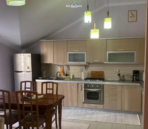 Tirane, jepet me qera Vile 3+1 Kati 2, 144 m² 870 € (medar shtylla)