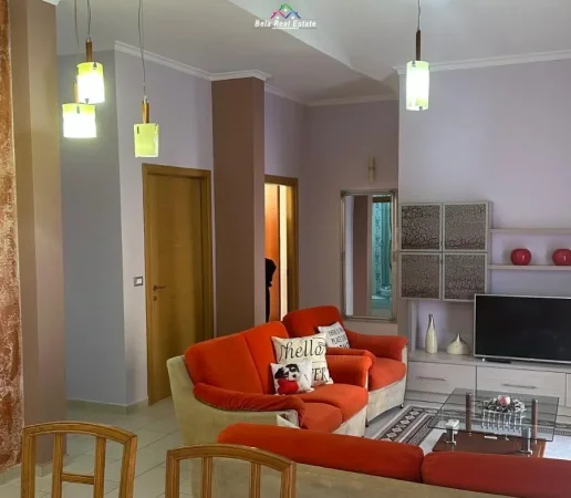 Tirane, jepet me qera Vile 3+1 Kati 2, 144 m² 870 € (medar shtylla)