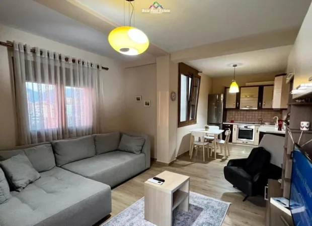 Tirane, jepet me qera apartament 1+1+Ballkon Kati 8, 75 m² 870 € (myslym shyr)