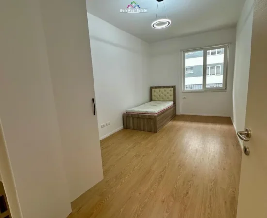 Tirane, jepet me qera apartament 2+1 Kati 4, 98 m² 500 € (univers city)