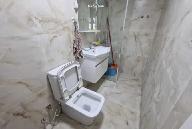 Tirane, shitet zyre Kati 0, 41 m² 105.000 € (Ish ekspozita)