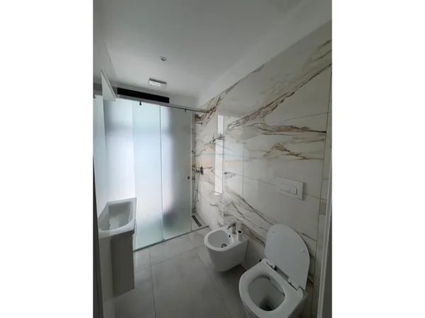Tirane, shitet apartament 3+1+Ballkon+ 2 Poste Parkim,  Kati 2, 130 m² 495.000 € (Sofia Hill Residence, TEG)