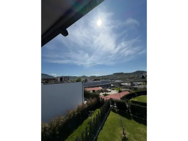 Tirane, shitet apartament 3+1+Ballkon+ 2 Poste Parkim,  Kati 2, 130 m² 495.000 € (Sofia Hill Residence, TEG)