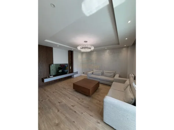 Tirane, shitet apartament 3+1+Ballkon+ 2 Poste Parkim,  Kati 2, 130 m² 495.000 € (Sofia Hill Residence, TEG)