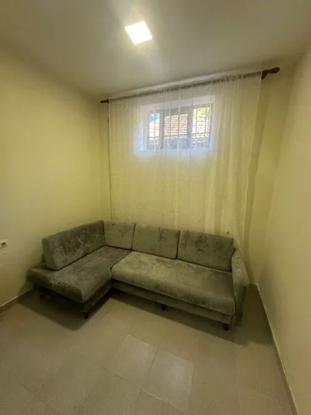 Durres, jepet me qera shtepi 1+1+Aneks Kati 1, 70 m² 500 € (durres vollga)