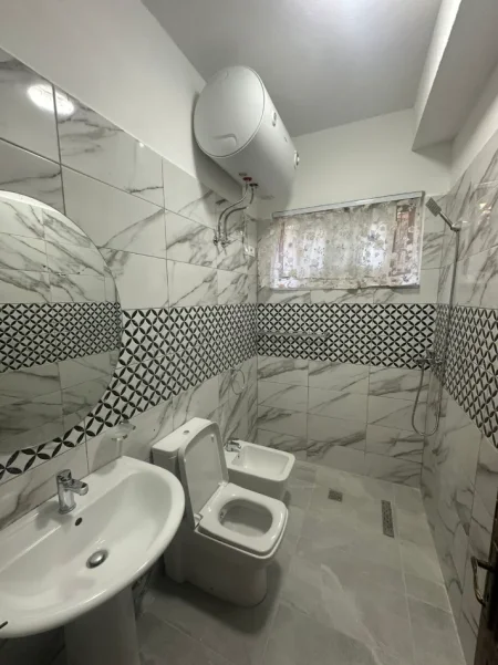 Durres, jepet me qera shtepi 1+1+Aneks Kati 1, 70 m² 500 € (durres vollga)