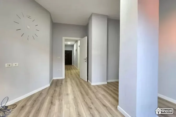 🤩Shitet: 2+1+2🚾 & Ballkon Gjigand 📍( M. Shyri - Mulliri Vjetër/Rr. Islam Alla) 400m nga Sheshi Skëndërbe 122m² Çmimi 297.000€ ✨