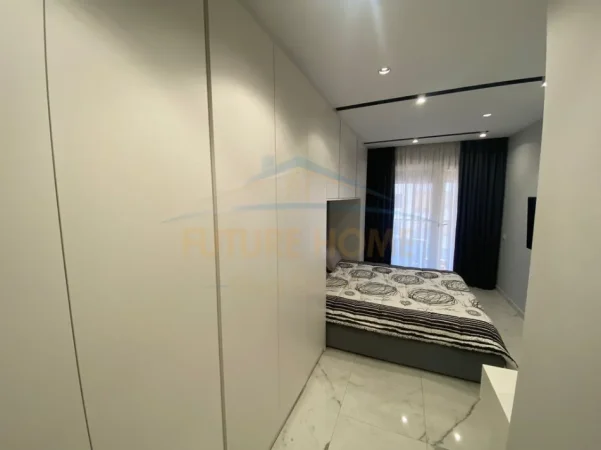 Tirane, jepet me qera apartament 1+1+Ballkon+Post Parkimi,  , 65 m² 700 € (Rruga Panorama)