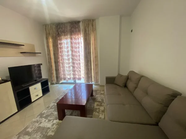 Tirane, jepet me qera apartament 2+1 Kati 5, 500 € (astir , unaza e re)
