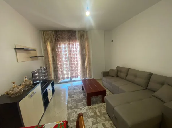 Tirane, jepet me qera apartament 2+1 Kati 5, 500 € (kashar)