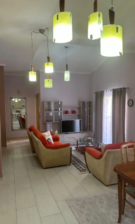 Tirane, jepet me qera Vile 3+1 Kati 2, 110 m² 870 € (Rruga Medar Shtylla)