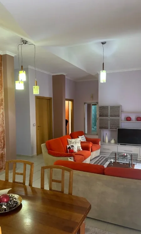 Tirane, jepet me qera Vile 3+1 Kati 2, 110 m² 870 € (Rruga Medar Shtylla)