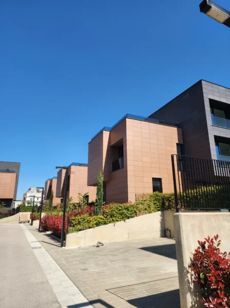 SHITET: Vilë e Bashkëngjitur 📍Luminor Residence - TEG, Pas Uni. Aldent ((780,000€))