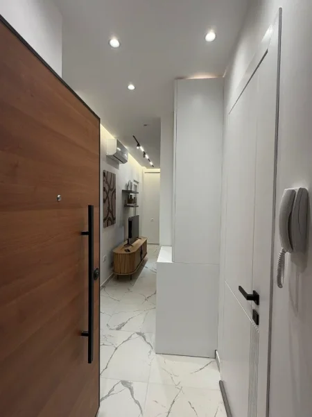 Tirane, jepet me qera apartament 1+1+Ballkon Kati 6, 70 m² 700 € 