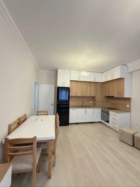 Tirane, jepet me qera apartament 2+1+Ballkon Kati 3, 96 m² 620 € (URBAN GATE ASTIR)