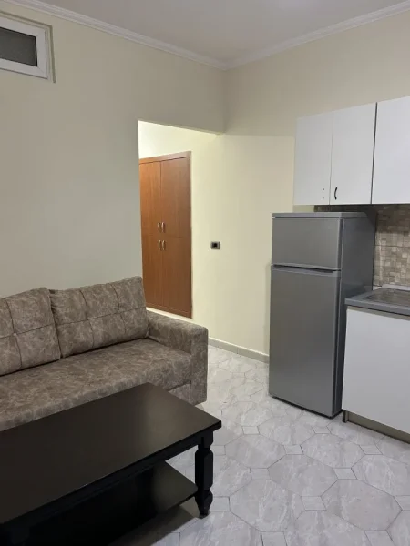 Tirane, jepet me qera apartament 1+1+Ballkon Kati 5, 60 m² 450 € 