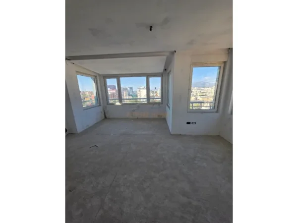 Tirane, shitet apartament 1+1 Kati 10, 86 m² 285.000 € (ISH EKSPOZITA)