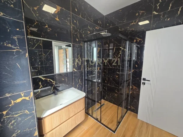 Tirane, jepet me qera apartament 2+1+Ballkon Kati 3, 120 m² 1.200 € (kopshti botanik)