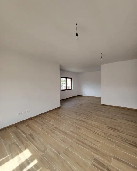 Tirane, jepet me qera Vile 4+1 Kati 3, 500 m² 3.800 € (TEG)
