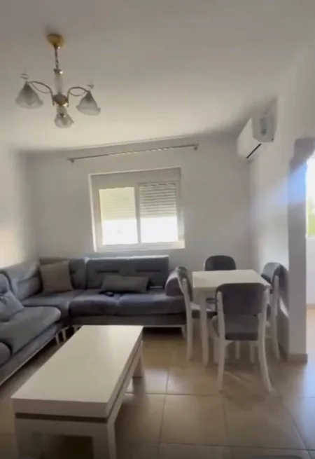 🏡 Jepet me qera apartament 1+1 – Rruga Xhanfize Keko,500 € ne Xhamllik