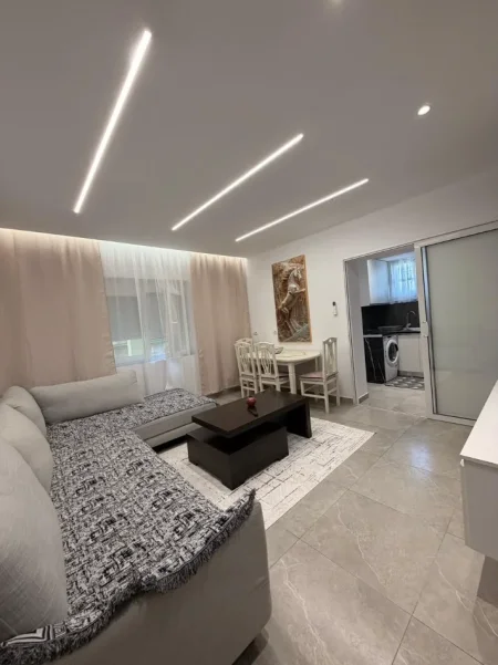 Tirane, jepet me qera 1+1 , (Rruga Abdyl Pajo)