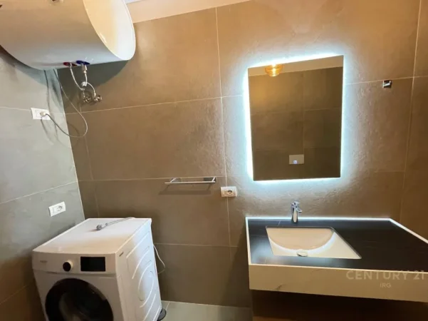 Tirane, jepet me qera apartament 1+1 Kati 3, 87 m² 600 € (xhamlliku)