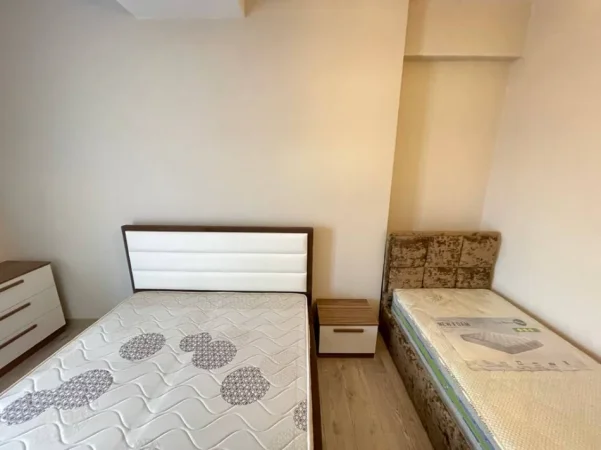 Tirane, jepet me qera apartament 1+1 Kati 3, 87 m² 600 € (xhamlliku)