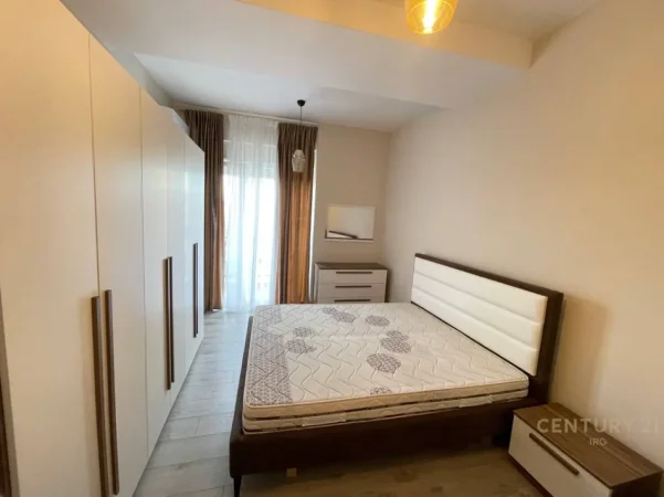 Tirane, jepet me qera apartament 1+1 Kati 3, 87 m² 600 € (xhamlliku)