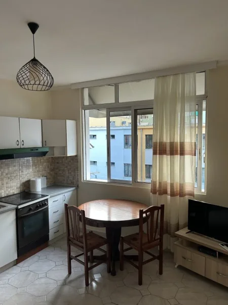 Tirane, jepet me qera apartament 1+1 Kati 5, 65 m² 450 € 