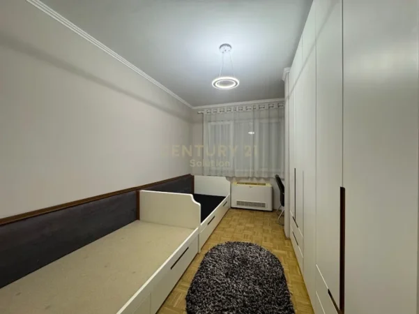 Tirane, jepet me qera apartament 2+1 Kati 7, 105 m² 1.000 € (tirana e re)