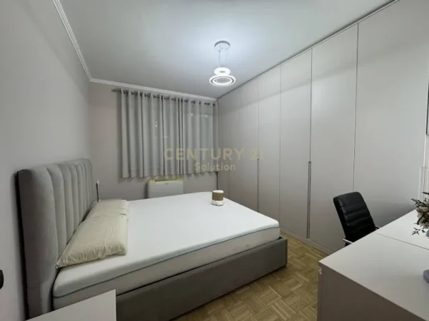 Tirane, jepet me qera apartament 2+1 Kati 7, 105 m² 1.000 € (tirana e re)