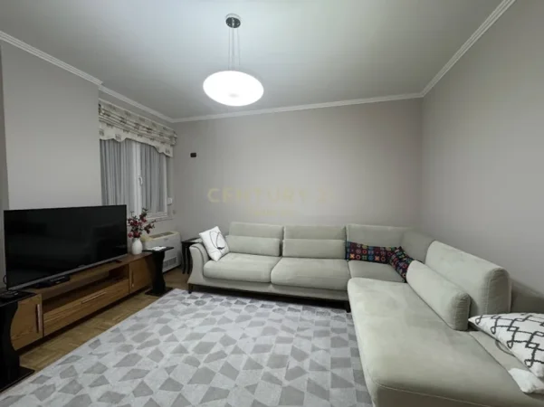 Tirane, jepet me qera apartament 2+1 Kati 7, 105 m² 1.000 € (tirana e re)