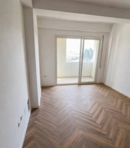 Tirane, jepet me qera apartament 1+1 Kati 3, 70 m² 520 € (Rruga Bedri Karapici)