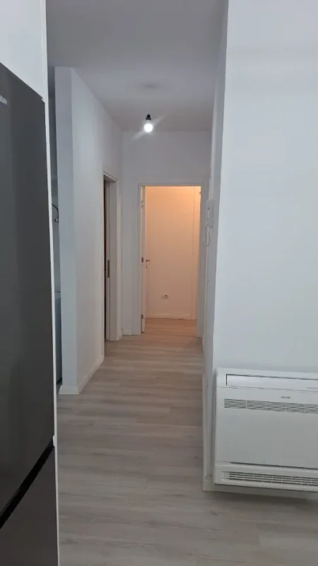 Tirane, jepet me qera apartament 2+1+Ballkon Kati 7, 101 m² 420 € 