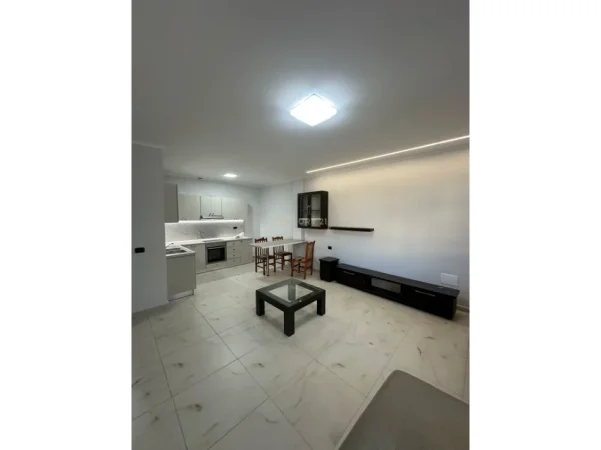 Tirane, jepet me qera apartament 1+1 Kati 2, 62 m² 400 € (jordan misja)