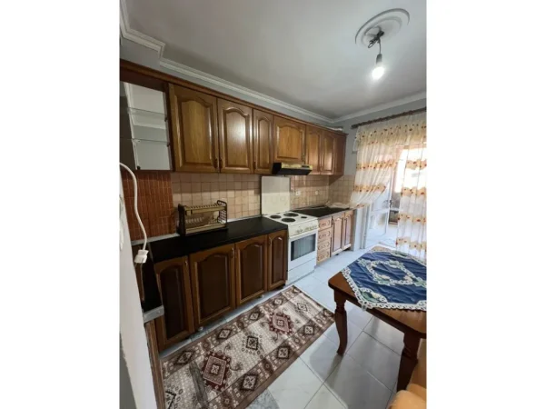 Tirane, jepet me qera apartament 2+1 Kati 0, 70 m² 500 € (muhamet gjollesha)