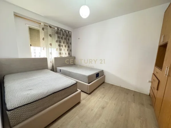 Tirane, jepet me qera apartament 2+1 Kati 5, 100 m² 450 € (astiri)