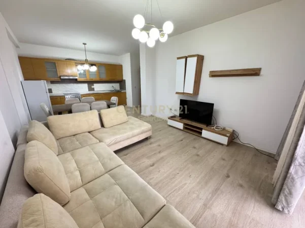 Tirane, jepet me qera apartament 2+1 Kati 5, 100 m² 450 € (astiri)