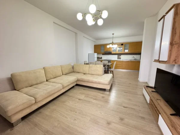 Tirane, jepet me qera apartament 2+1 Kati 5, 100 m² 450 € (astiri)