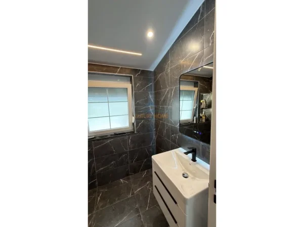 Tirane, jepet me qera Vile 5+1 , 315 m² 3.500 € (IBE , Prane Palma Nova)