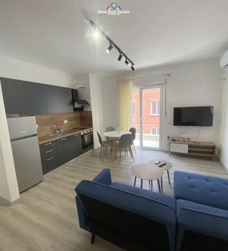 Tirane, jepet me qera apartament Kati 3, 60 m² 380 € (prane xhamise)