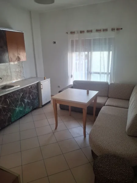 Tirane, jepet me qera apartament 1+1+Ballkon Kati 2, 75 m² 300 € (Don bosko)