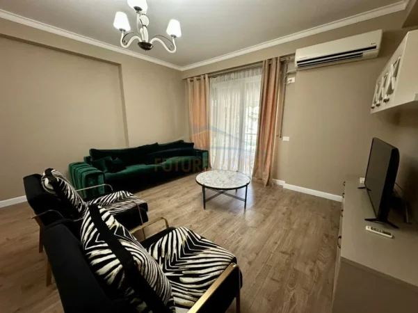 Tirane, jepet me qera apartament 3+1+2 Kati 1, 130 m² 1.300 € (KOPSHTI BOTANIK)