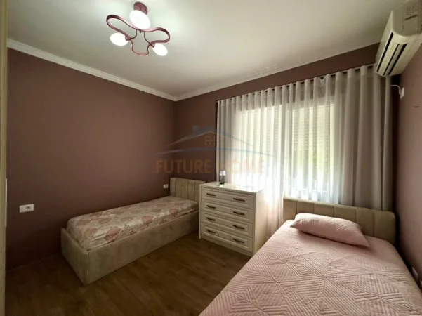 Tirane, jepet me qera apartament 3+1+2 Kati 1, 130 m² 1.300 € (KOPSHTI BOTANIK)