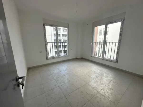 Tirane, jepet me qera apartament 2+1+Ballkon Kati 3, 100 m² 450 € (Rryga 5 Maji)