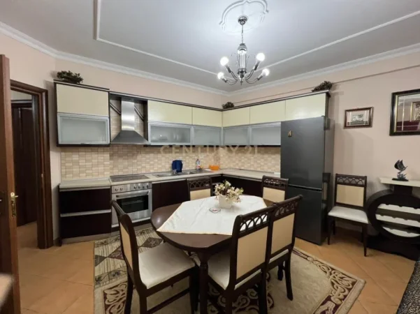 Tirane, jepet me qera apartament 2+1 Kati 2, 100 m² 550 € (don bosko)