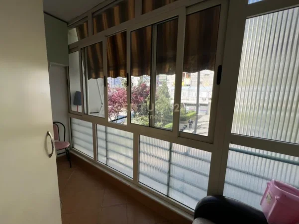 Tirane, jepet me qera apartament 2+1 Kati 2, 100 m² 550 € (don bosko)