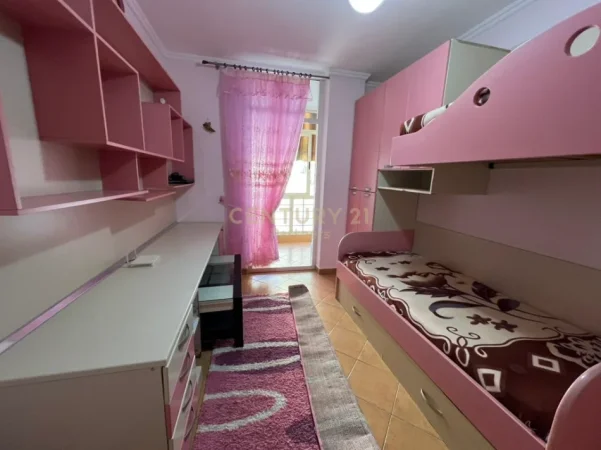 Tirane, jepet me qera apartament 2+1 Kati 2, 100 m² 550 € (don bosko)